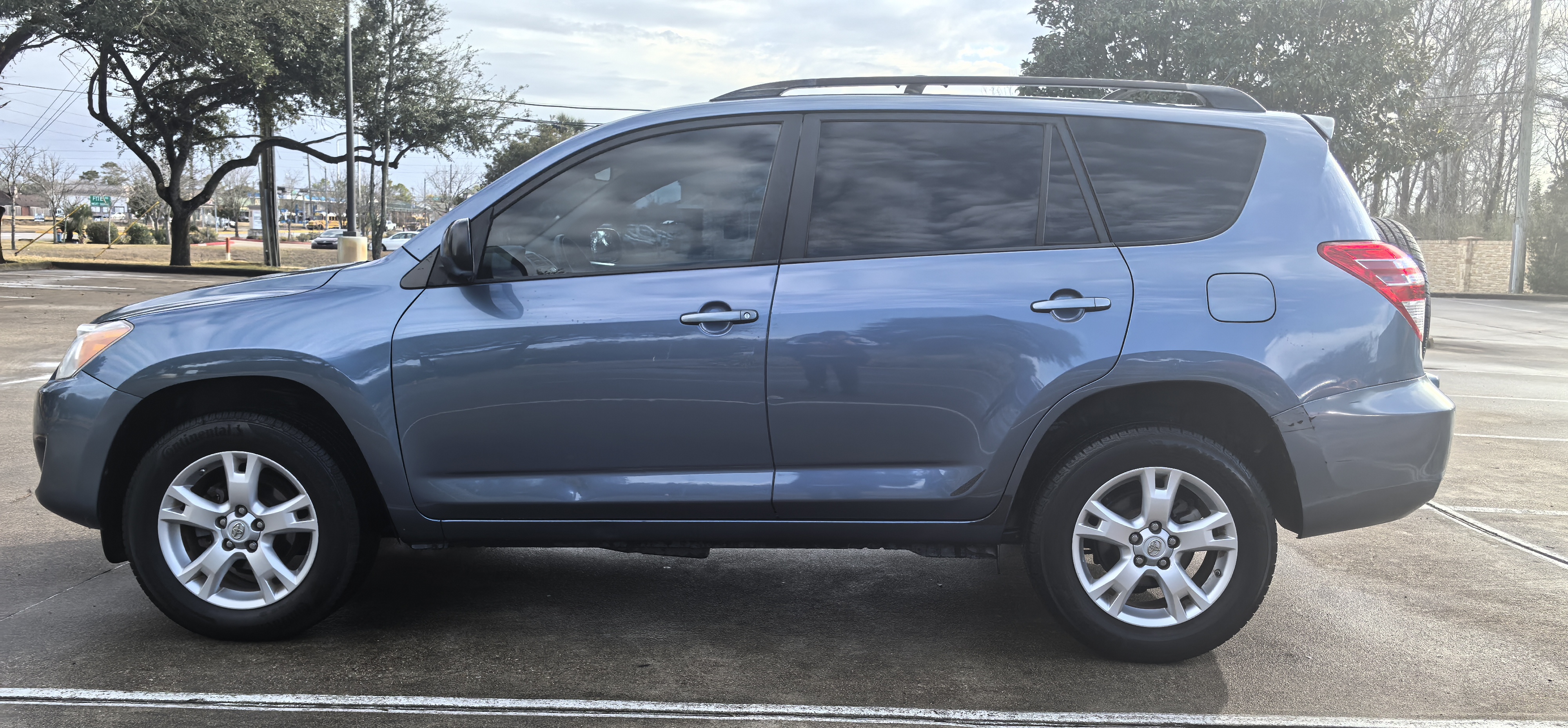2011 Toyota RAV4 Base - Photo 7